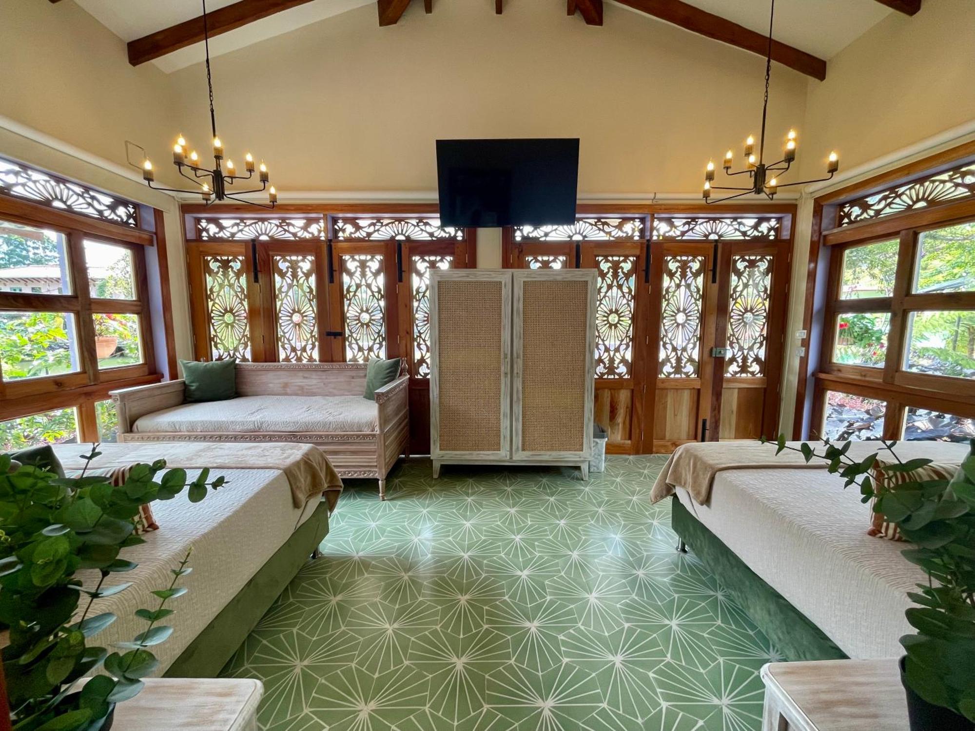 Hotel Lago Valdivia Jardín Esterno foto