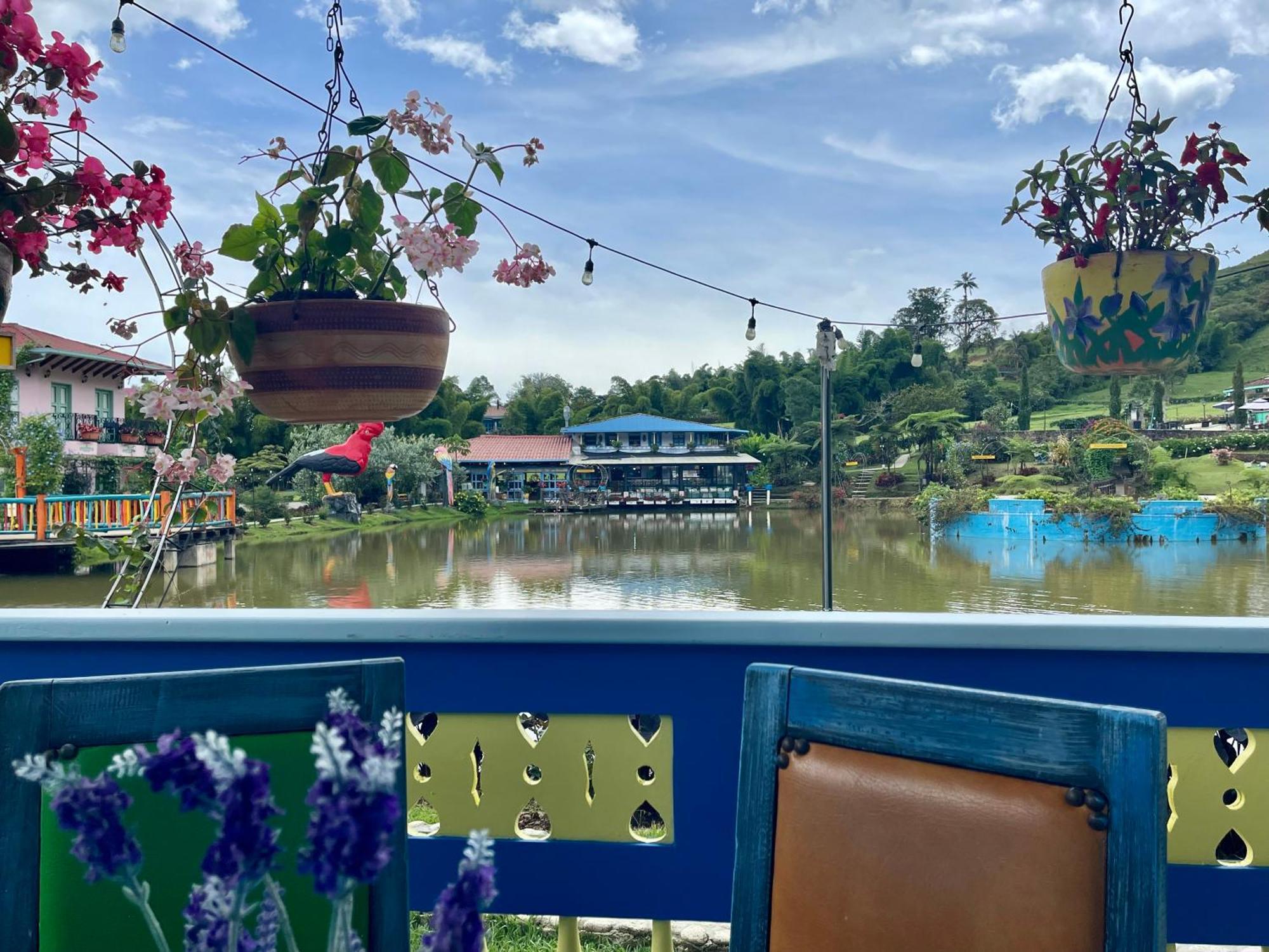 Hotel Lago Valdivia Jardín Esterno foto